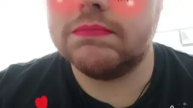 YouCam Fun скриншот 1